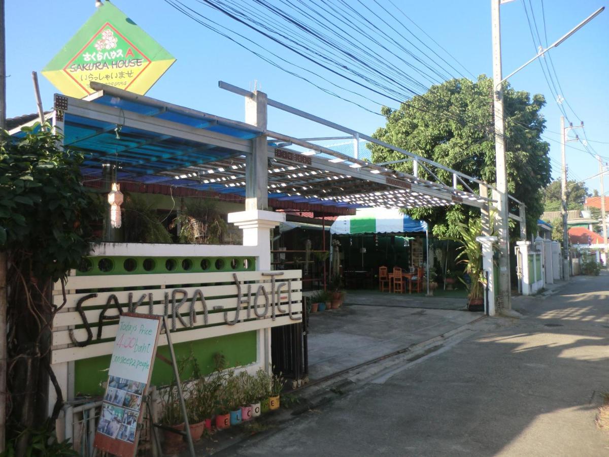 A Pousada Sakura House Chiang Mai Exterior foto