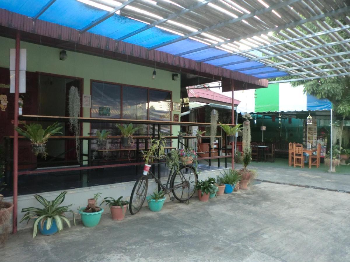 A Pousada Sakura House Chiang Mai Exterior foto
