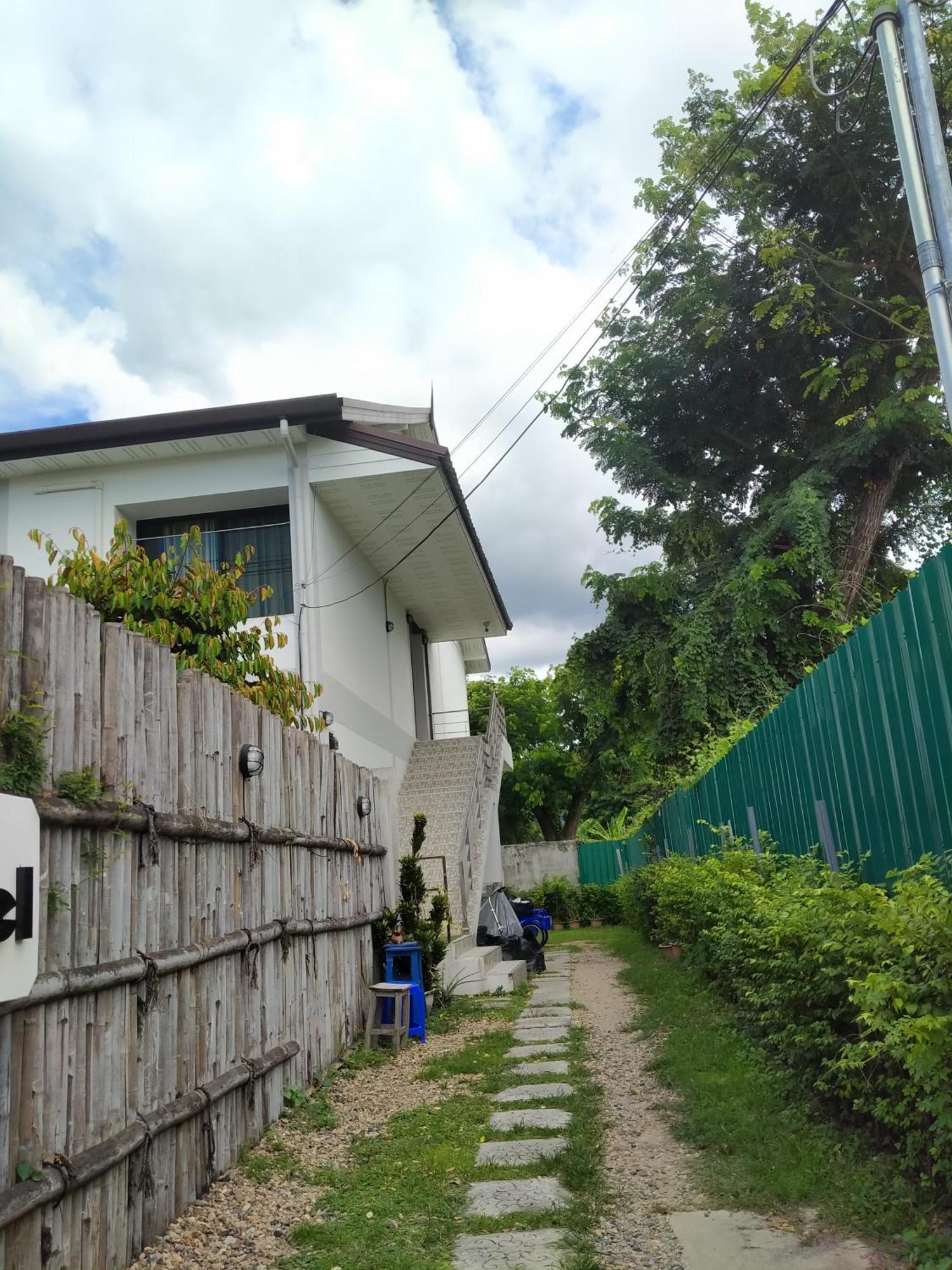 A Pousada Sakura House Chiang Mai Exterior foto