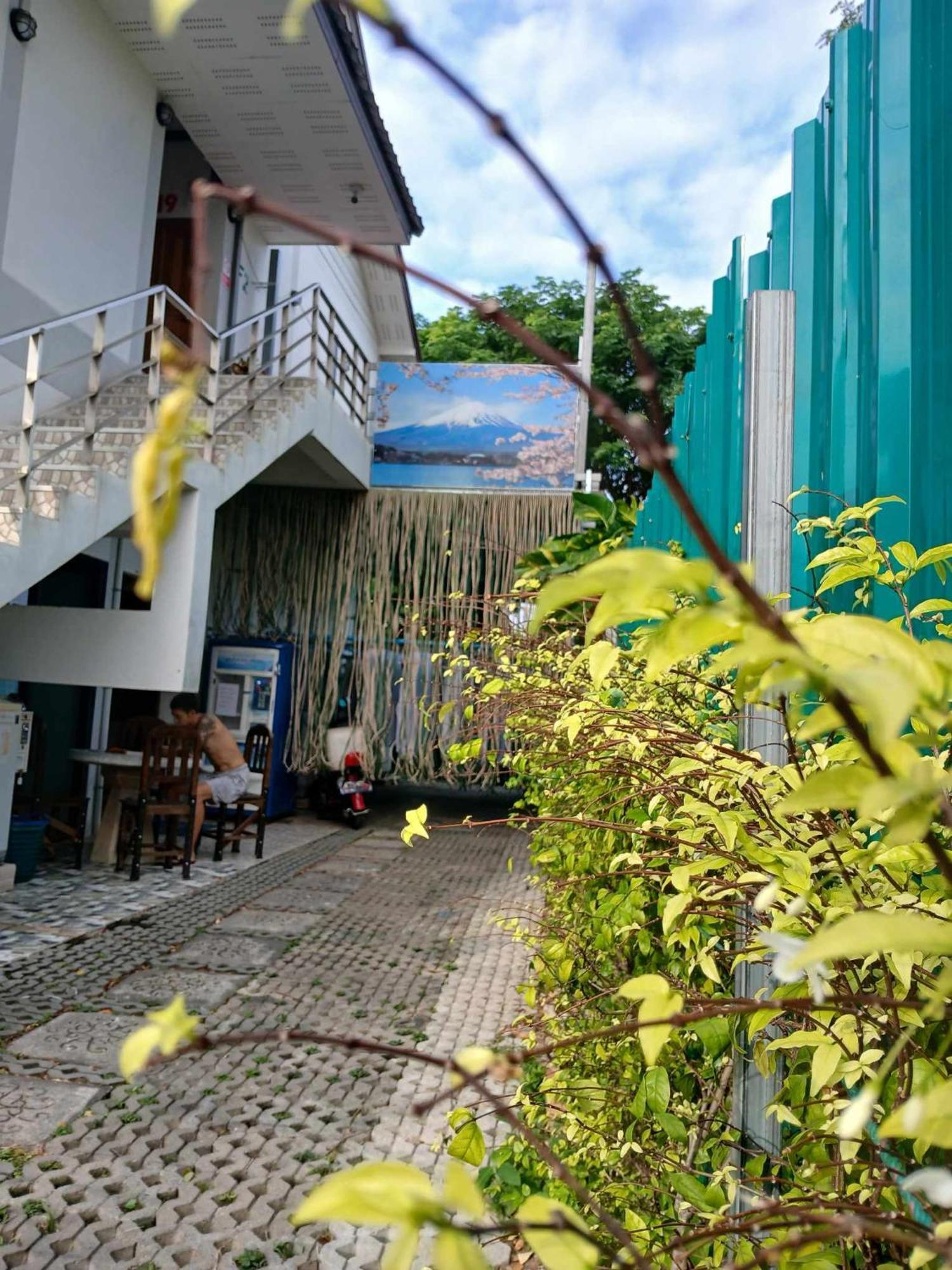 A Pousada Sakura House Chiang Mai Exterior foto