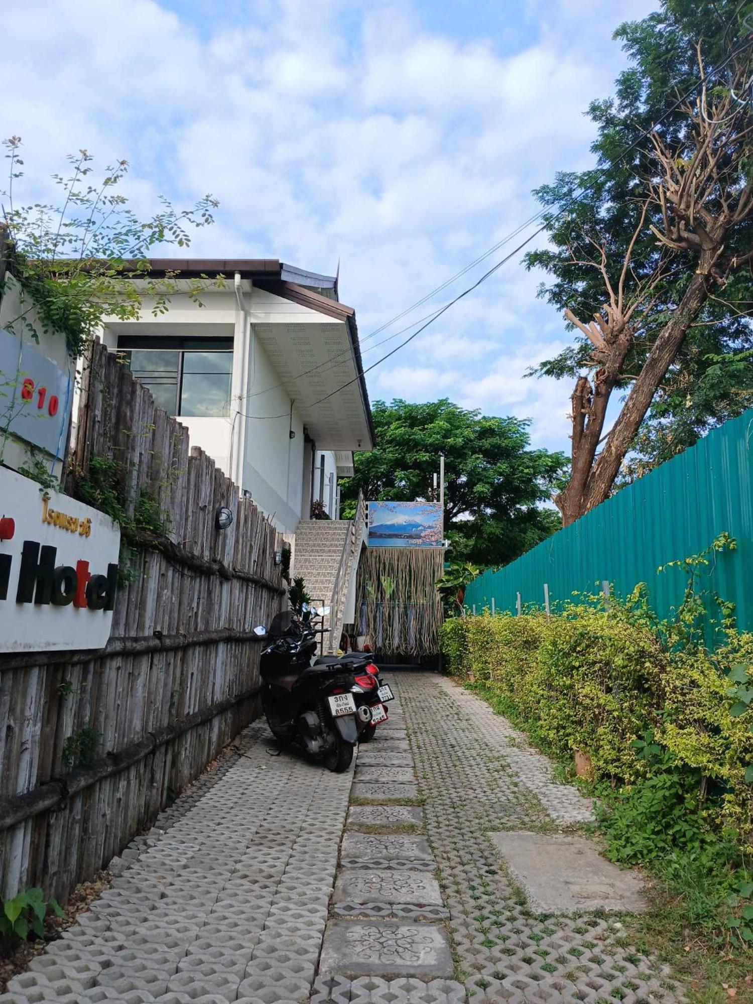 A Pousada Sakura House Chiang Mai Exterior foto