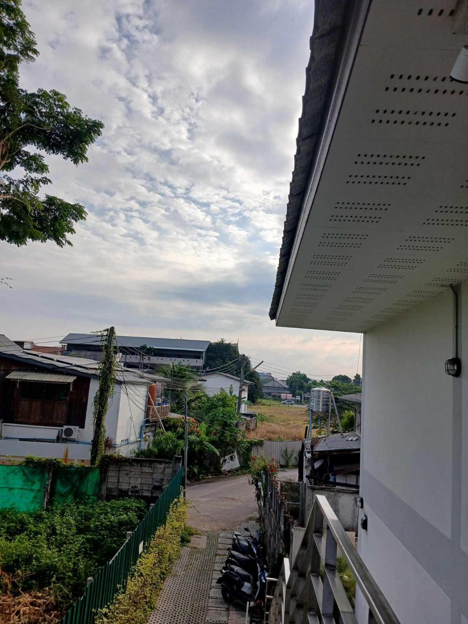 A Pousada Sakura House Chiang Mai Exterior foto