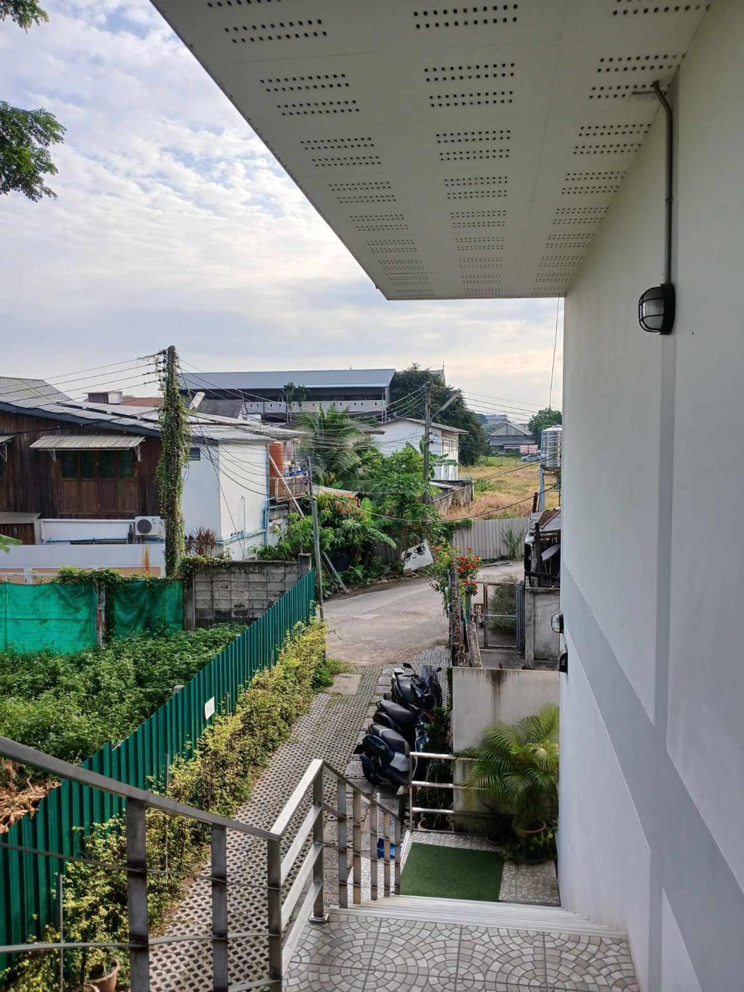 A Pousada Sakura House Chiang Mai Exterior foto